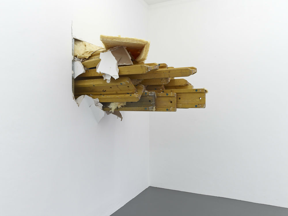 "durchgestoßen" (Break through the Lines, 2013, Installation in der Galerie Christian Lethert, Köln) "durchgestoßen" (Break through the Lines, 2013, Installation in der Galerie Christian Lethert, Köln)