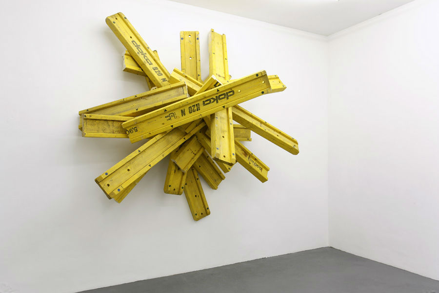 Follow the Law of Gravity, Dokabalken 360 x 330 x 112 cm,  2009