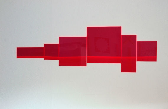  horizont 05_2012_6-teilig_fluoreszierendes plexiglas_auflage 5 + e.a._44 x 140 x 1 cm