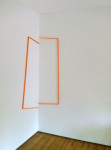 raumlinien 26_2013_orange_ installation_ca.144 x 58 x 42 cm_gewebe gefärbt