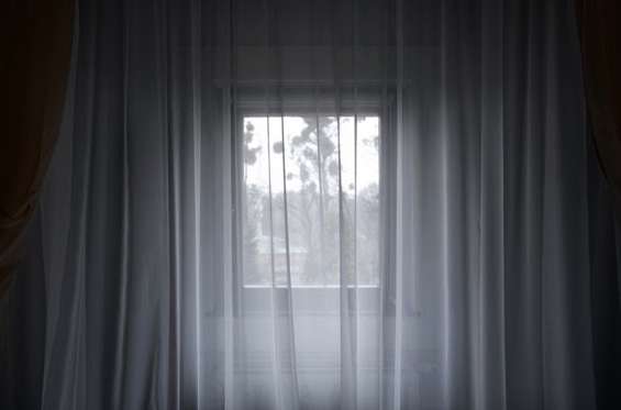 Roger Eberhard: Window #203, aus der Serie: Aussicht