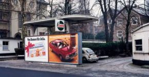 Max Regenberg: Tankstelle, 1980, Köln, DE © Max Regenberg, Courtesy Galerie Thomas Zander, 2016