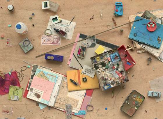 Things in a room (Untitled #8), 2015 © Manuel Franquelo, Courtesy Michael Hoppen Gallery. 80 x 110 cm