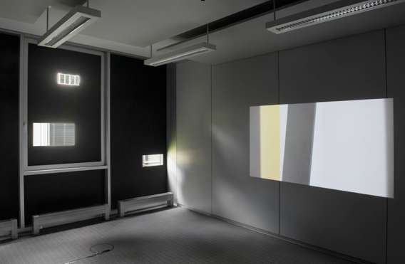Thin and Thick Lines 2011 HD Videoinstallation Installationsansicht „Sunbeam in the Glasshouse“, Düsseldorf 2011