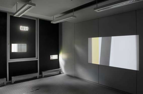 Thin and Thick Lines 2011 HD Videoinstallation Installationsansicht „Sunbeam in the Glasshouse“, Düsseldorf 2011