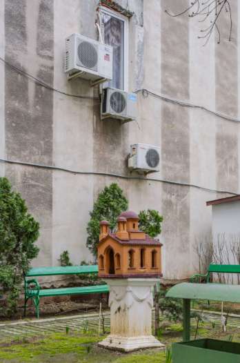 Anton Roland Laub, Serie "Mobile Churches", 2013-2017